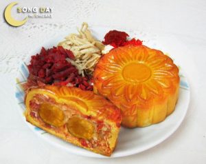 Bánh trung thu Givral Thập cẩm gà quay vi cá đặc biệt